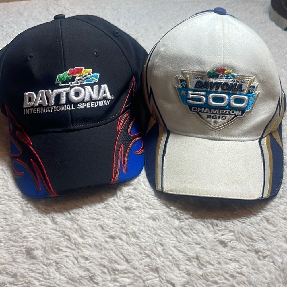 Daytona international Speedway hats bundle